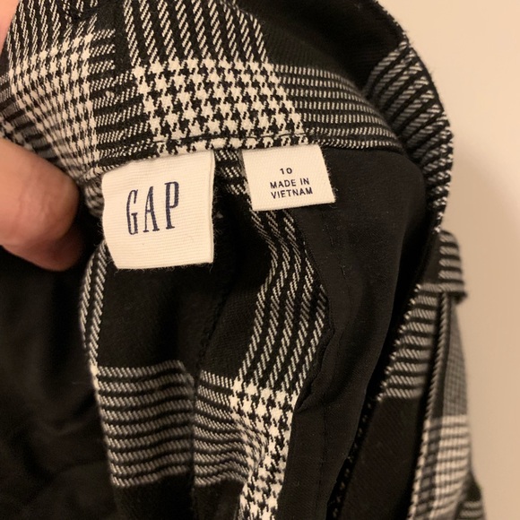 GAP Plaid Casual Belted Shorts - Picture 3 of 3